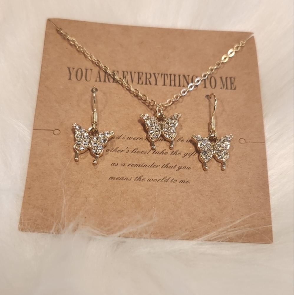 Beautiful Butterfly Necklace and Earrings‎